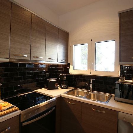 Little Small Villa In Psychiko, Ateny Zewnętrze zdjęcie